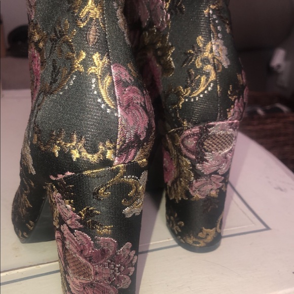 Sewn print booties - Picture 5 of 5